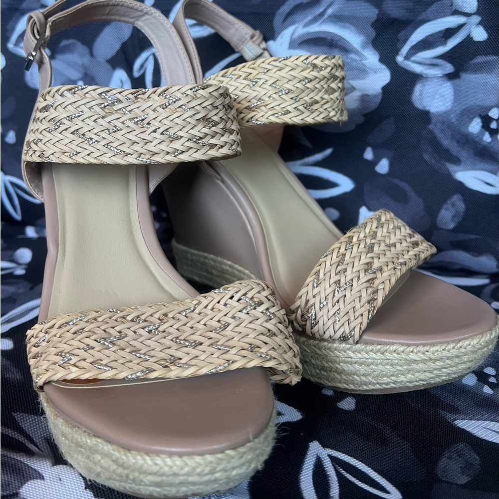 Me Too Wedges
